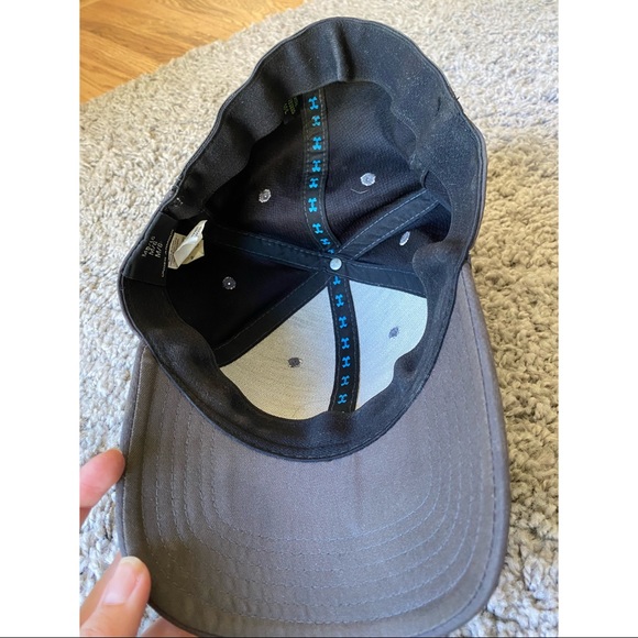 Under armor hat - Picture 2 of 5